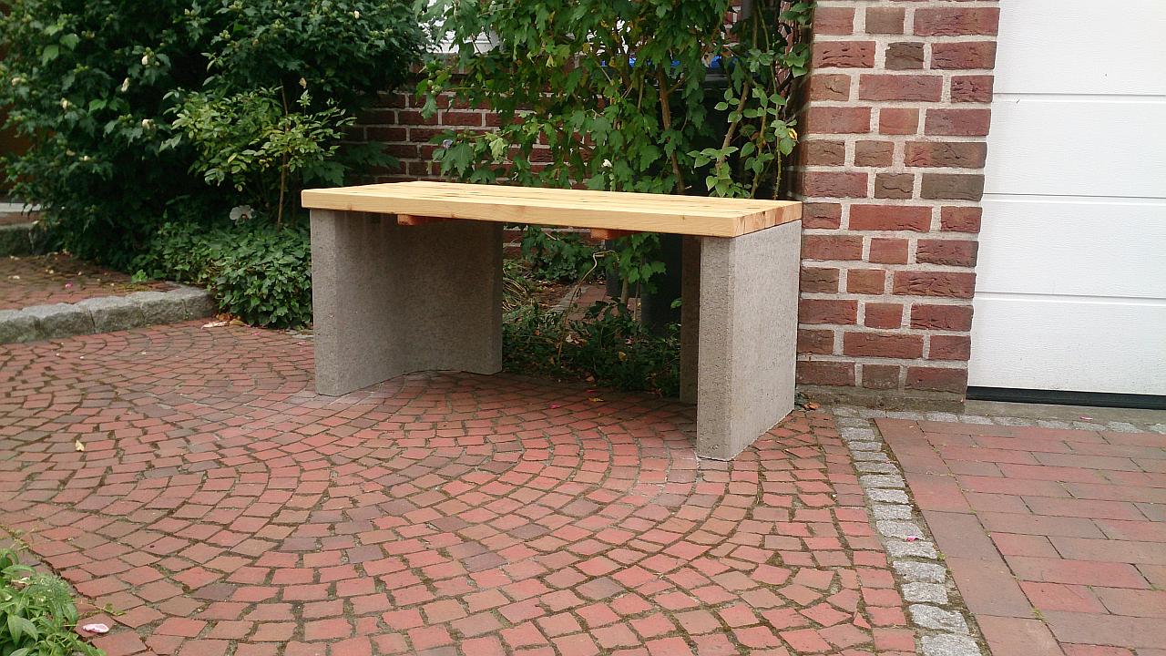 Eine neue (Vor-)Gartenbank